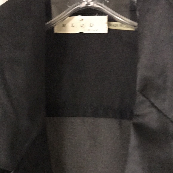 BLVD Vest with Zippers details - Picture 15 of 16